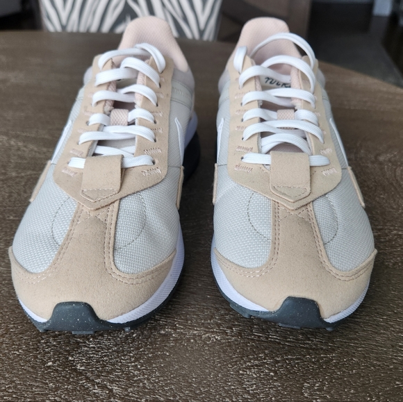 NWOB Nike Air Max Pre Day Shoes - Picture 10 of 13